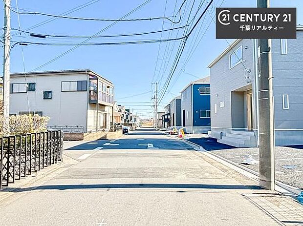 気になるお子様の学校までの道のりや駅までのルート、お買い物の場所などもご一緒にご案内いたします!