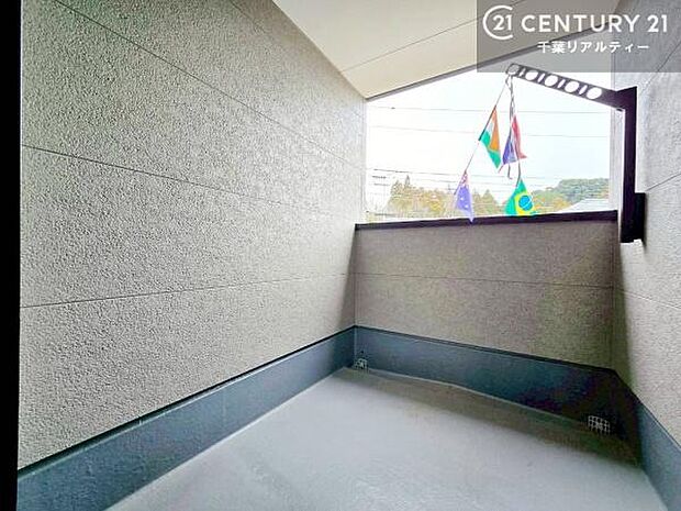 陽当たり良好なバルコニーです!晴れた日には青い空を見渡せる開放的な時間を楽しめます。