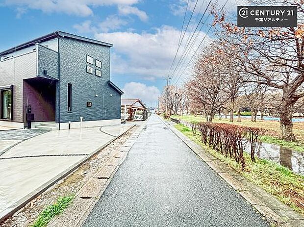 周辺環境や、お客様のご希望に合った物件も一緒にご案内を致します。住宅ローンアドバイザーによるご相談も承ります。当社はお問い合わせに即対応します！お待たせしません！