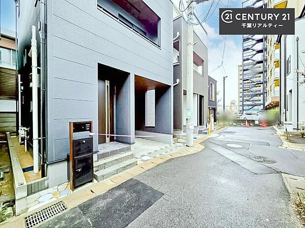 南西道路に面しているので明るい住環境です!