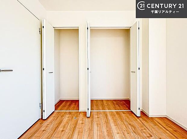 収納がしっかりあるので家具の配置がしやすく、ライフスタイルに合わせたお部屋作りが可能です。