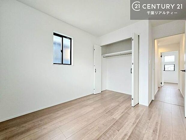 収納がしっかりあるので家具の配置がしやすく、ライフスタイルに合わせたお部屋作りが可能です。