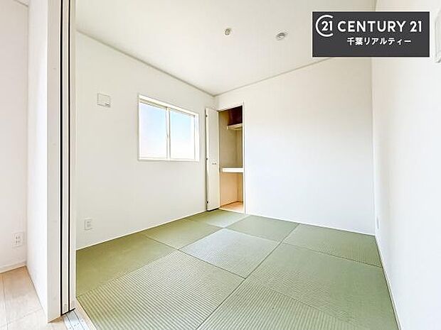 日本人の心感じる「和」の空間。井草の香り漂う空間は癒しのひと時を演出してくれます!リラックス効果があるので快適に過ごせそうです。