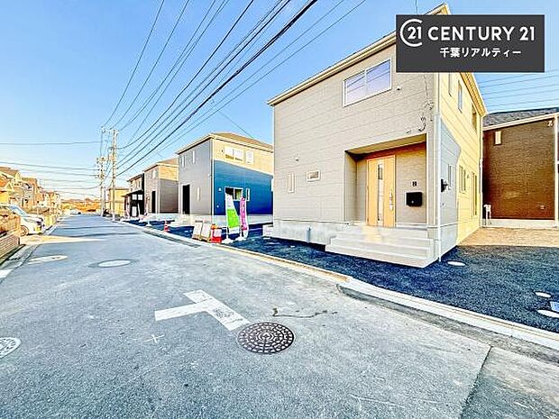 気になるお子様の学校までの道のりや駅までのルート、お買い物の場所などもご一緒にご案内いたします!