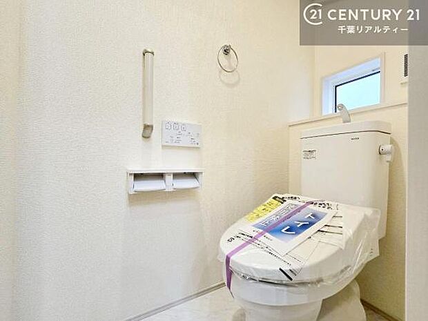 温水洗浄便座につき、冬場は便座が暖かくできるので冷たい便座に座らずに済む嬉しい仕様です!