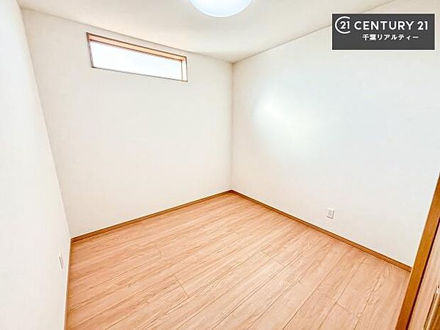 サービスルーム付き!お子様の学習スペースやテレワークルームとして活躍できますね!