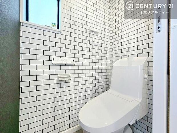 清潔感のある色味のお手洗いです!さわやかでスッキリする空間です!お手入れがしやすいトイレです!