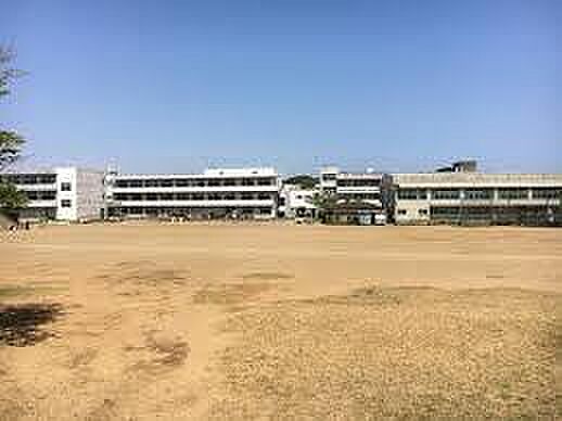 銚子市立明神小学校まで221m