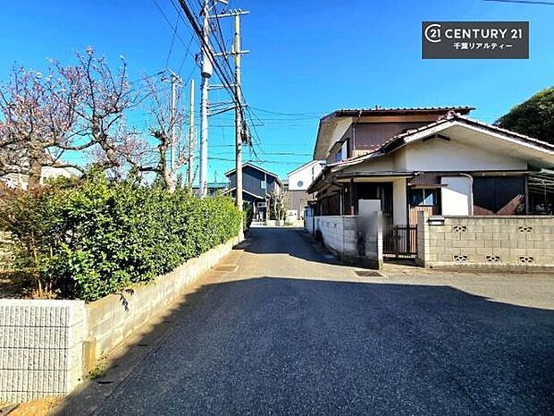 周辺環境や、お客様のご希望に合った物件も一緒にご案内を致します。住宅ローンアドバイザーによるご相談も承ります。当社はお問い合わせに即対応します!お待たせしません!