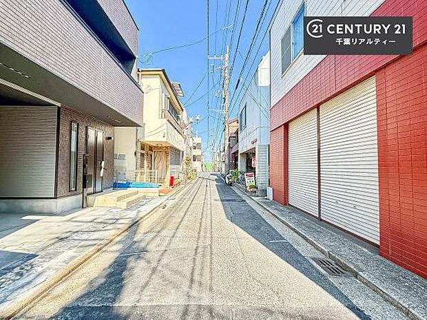 周辺環境や、お客様のご希望に合った物件も一緒にご案内を致します。住宅ローンアドバイザーによるご相談も承ります。当社はお問い合わせに即対応します!お待たせしません!