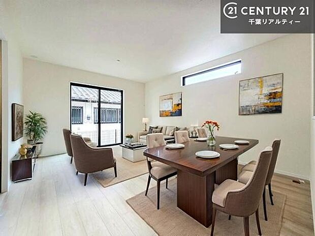 家具はCGパースです。心地良いリビングは家族が自然と集まります。家族団欒の時間が増えそうです。ご家族と、より一層充実した時間を過ごせそうですね。