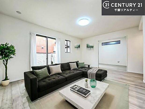 家具はCGパースです。広々ダイニングスペース!ゆったりお食事。笑い声響く楽しい時間が過ごせます。日々の疲れも癒されます!