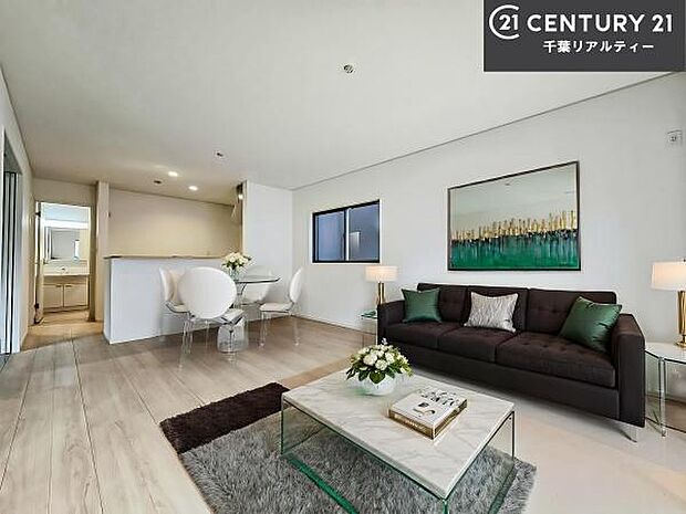 家具はCGパースです。広々ダイニングスペース!ゆったりお食事。笑い声響く楽しい時間が過ごせます。日々の疲れも癒されます!