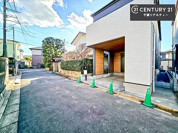 周辺環境や、お客様のご希望に合った物件も一緒にご案内を致します。住宅ローンアドバイザーによるご相談も承ります。当社はお問い合わせに即対応します!お待たせしません!