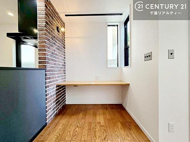 お子様の勉強やリモートスペースとしても!ちょっとした飾り物を置くスペースとしてもご利用いただけます!