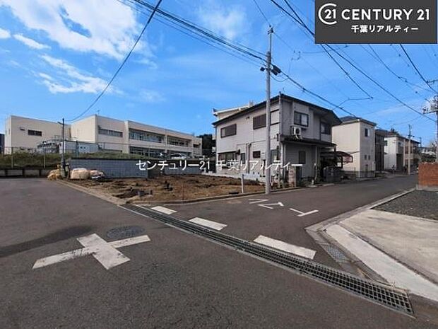 周辺環境や、お客様のご希望に合った物件も一緒にご案内を致します。住宅ローンアドバイザーによるご相談も承ります。当社はお問い合わせに即対応します!お待たせしません!