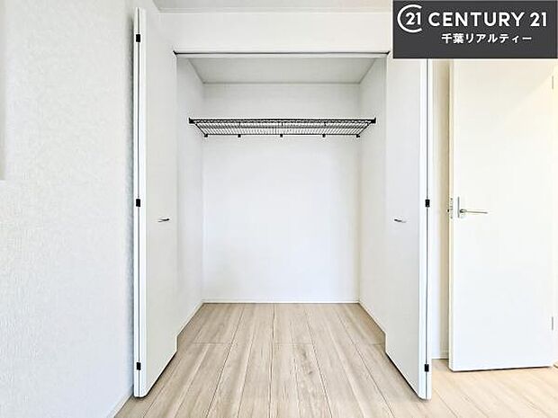 収納が充実しているからこそ、お部屋はいつも広々。掃除や片付けもラクになり、居心地の良い暮らしが続きます。