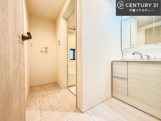 身なりを整える洗面所は、清潔感が大事です!水周りの清潔感のある雰囲気を演出!気持ちよくお使いいただけます。