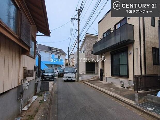 前面道路は4m!陽当り良好な立地です。