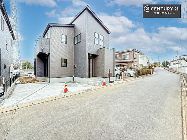 気になるお子様の学校までの道のりや駅までのルート、お買い物の場所などもご一緒にご案内いたします!