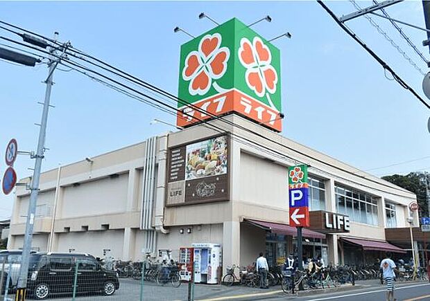 ライフ市川国分店まで770m