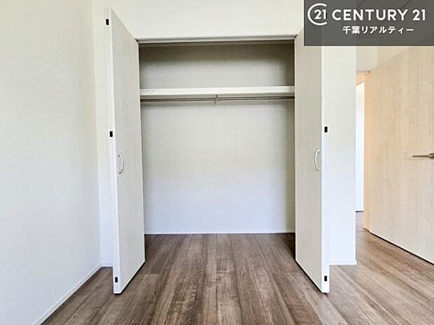 収納が充実しているからこそ、お部屋はいつも広々。掃除や片付けもラクになり、居心地の良い暮らしが続きます。