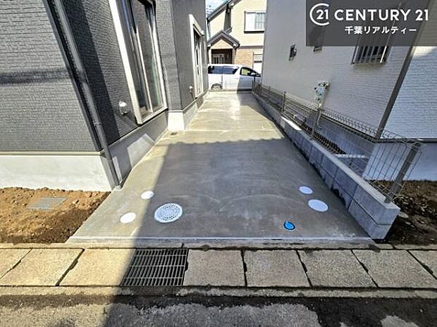 カースペース付きなのでマイカーをお持ちの方も安心ですね!ぜひ現地にてお確かめくださいませ!