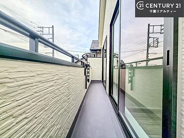 陽当たり良好なバルコニーです!晴れた日には青い空を見渡せる開放的な時間を楽しめます。