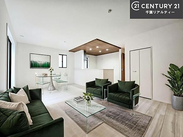 家具はCGパースです。広々ダイニングスペース!ゆったりお食事。笑い声響く楽しい時間が過ごせます。日々の疲れも癒されます!