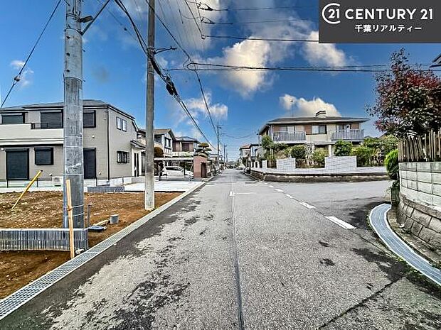 周辺環境や、お客様のご希望に合った物件も一緒にご案内を致します。住宅ローンアドバイザーによるご相談も承ります。当社はお問い合わせに即対応します!お待たせしません!