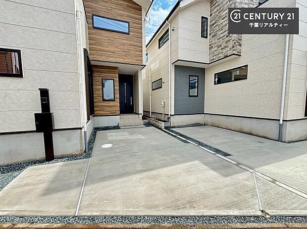 カースペース付きなのでマイカーをお持ちの方も安心ですね!ぜひ現地にてお確かめくださいませ!