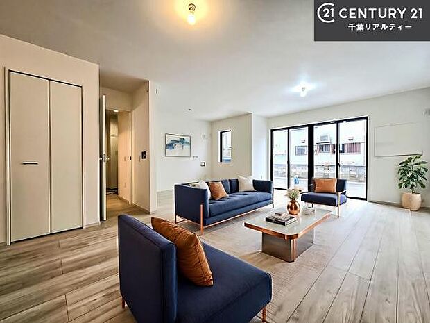 家具はCGパースです。広々ダイニングスペース!ゆったりお食事。笑い声響く楽しい時間が過ごせます。日々の疲れも癒されます!