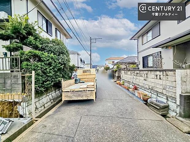 周辺環境や、お客様のご希望に合った物件も一緒にご案内を致します。住宅ローンアドバイザーによるご相談も承ります。当社はお問い合わせに即対応します!お待たせしません!