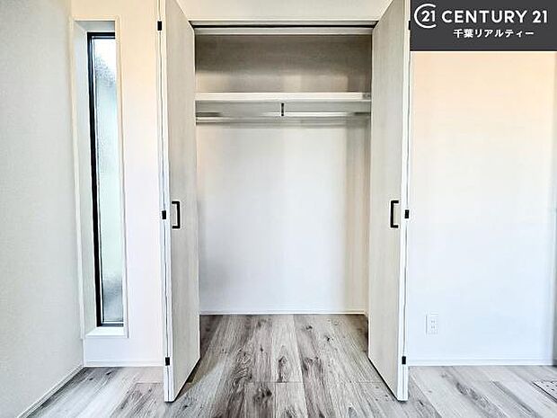 収納スペース充実しています!急なお客様が来客しても散らかったお部屋をサッと片付けられます!お部屋のスペースが生まれゆとりあるお部屋を演出することが出来ます!