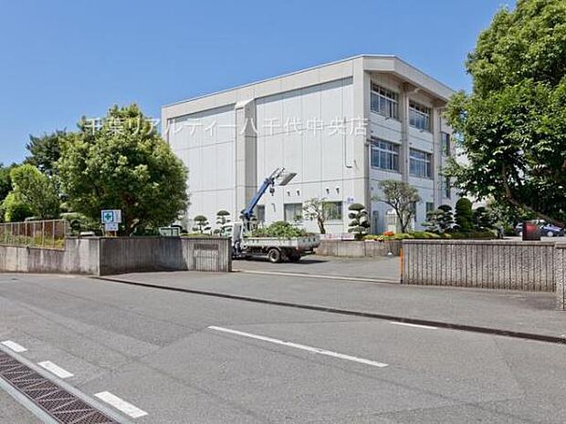 富里市立七栄小学校まで970m