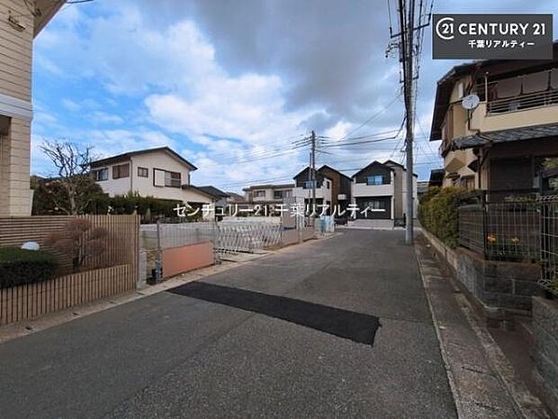 周辺環境や、お客様のご希望に合った物件も一緒にご案内を致します。住宅ローンアドバイザーによるご相談も承ります。当社はお問い合わせに即対応します!お待たせしません!