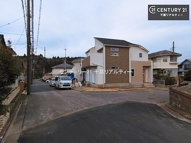 周辺環境や、お客様のご希望に合った物件も一緒にご案内を致します。住宅ローンアドバイザーによるご相談も承ります。当社はお問い合わせに即対応します!お待たせしません!