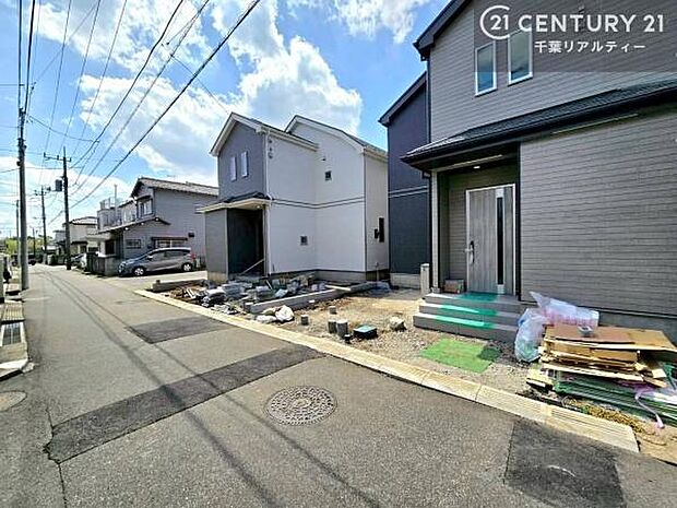 周辺環境や、お客様のご希望に合った物件も一緒にご案内を致します。住宅ローンアドバイザーによるご相談も承ります。当社はお問い合わせに即対応します!お待たせしません!