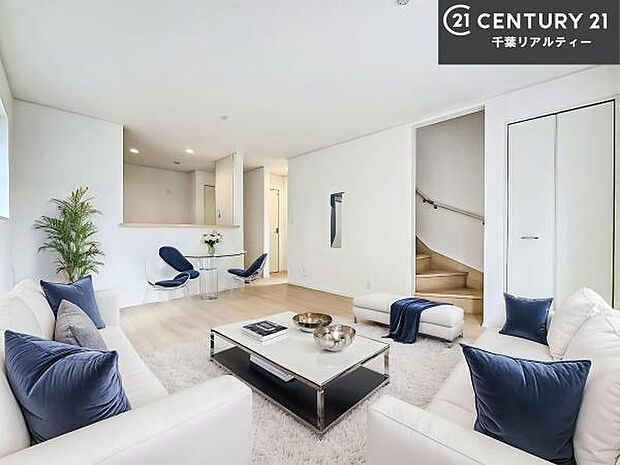 家具はCGパースです。広々ダイニングスペース!ゆったりお食事。笑い声響く楽しい時間が過ごせます。日々の疲れも癒されます!