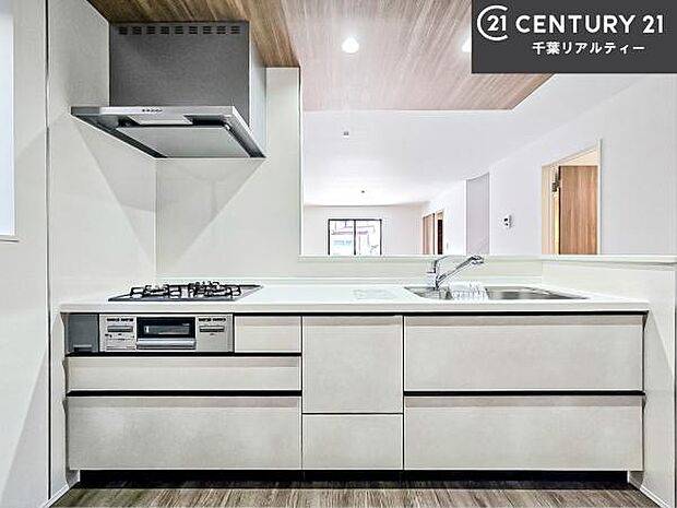 収納スペースが豊富で、調理スペースがスッキリと片付きひろ~く活用できます!快適に作業ができます!毎日の料理が捗ります!