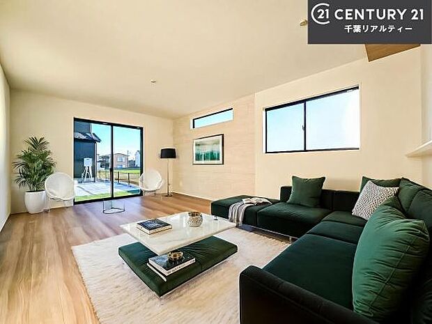 家具はCGパースです。心地良いリビングは家族が自然と集まります。家族団欒の時間が増えそうです。ご家族と、より一層充実した時間を過ごせそうですね。