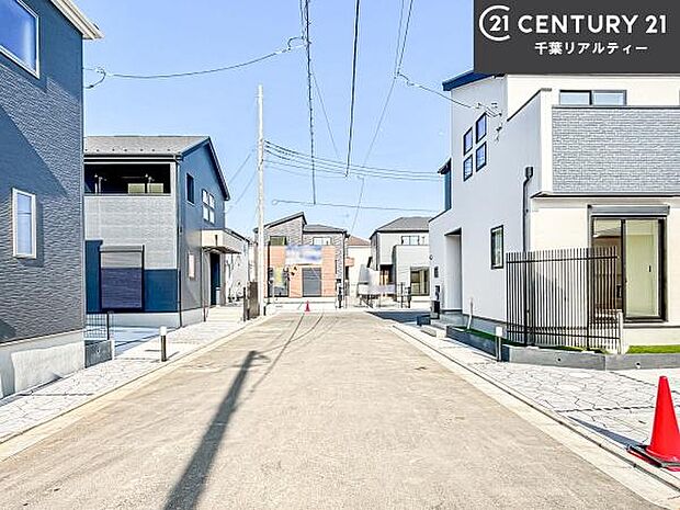 周辺環境や、お客様のご希望に合った物件も一緒にご案内を致します。住宅ローンアドバイザーによるご相談も承ります。当社はお問い合わせに即対応します!お待たせしません!