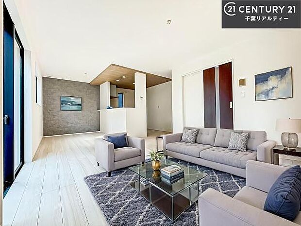 家具はCGパースです。大切な家族が集まるからこそLDKにはこだわりたい。子供たちが元気に笑いながら走り回っている姿を見た時が「広い家にして良かった」と思う瞬間です。