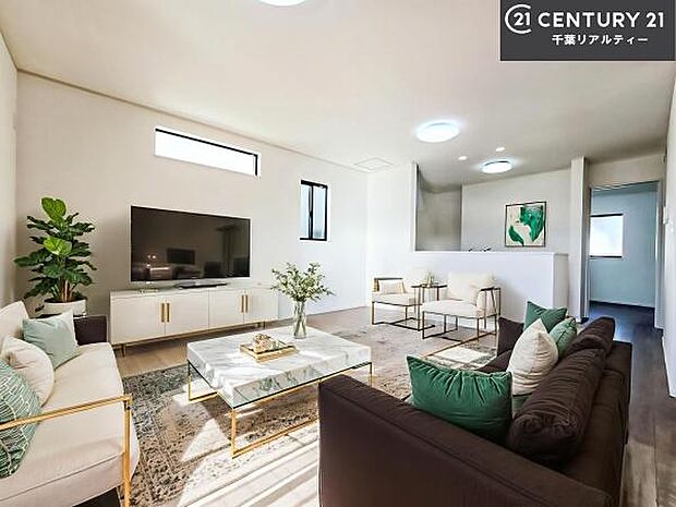 家具はCGパースです。心地良いリビングは家族が自然と集まります。家族団欒の時間が増えそうです。ご家族と、より一層充実した時間を過ごせそうですね。