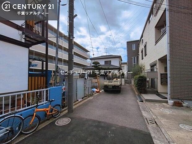 周辺環境や、お客様のご希望に合った物件も一緒にご案内を致します。住宅ローンアドバイザーによるご相談も承ります。当社はお問い合わせに即対応します!お待たせしません!