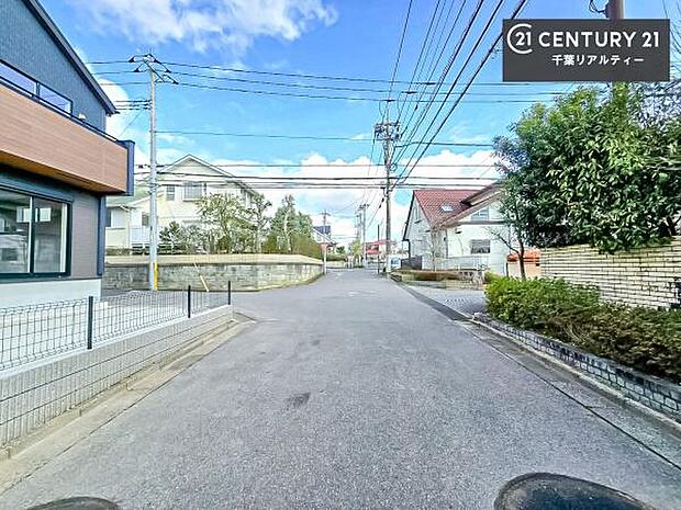 心ゆくまで現地をご覧いただけるよう、即日案内のご用意も整えております。お気軽にお問い合わせの上、理想の暮らしへの一歩をお進めください!