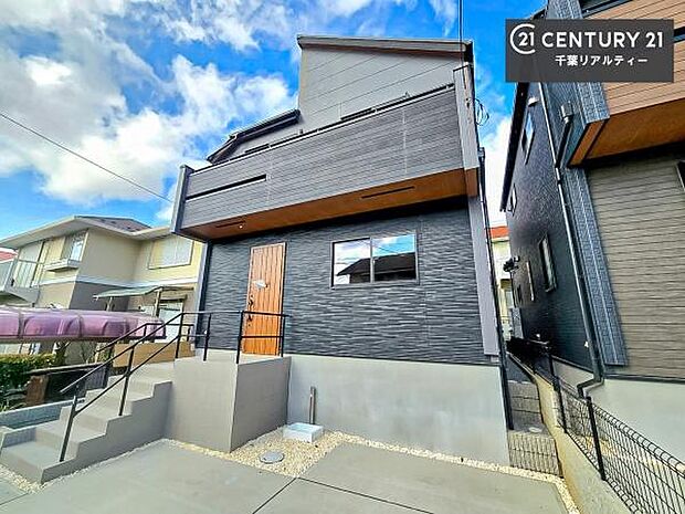 物件探しのご条件・ご要望・ご質問など、何なりと弊社スタッフまでお申し付けください!不動産に関することなら、どのようなことでも誠心誠意対応させて頂きます。