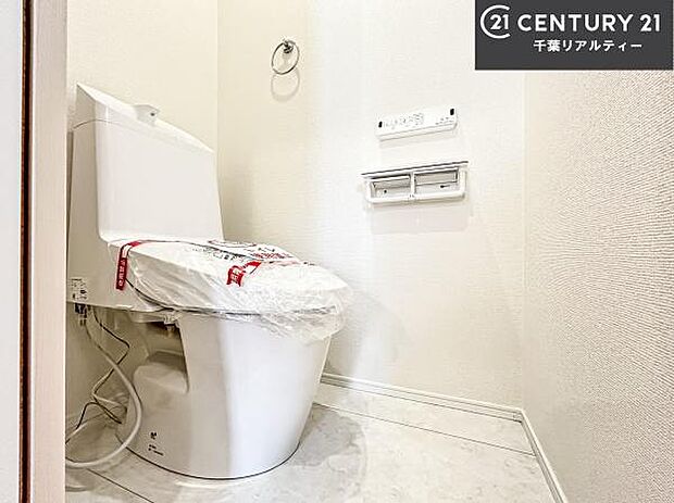 清潔感のある色味のお手洗いです!さわやかでスッキリする空間です!お手入れがしやすいトイレです!