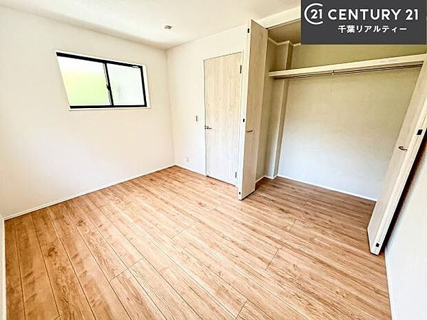 シンプルにデザインされているため、家具を選びません！お気に入りの家具を置いてくつろげる空間を作ることができます。