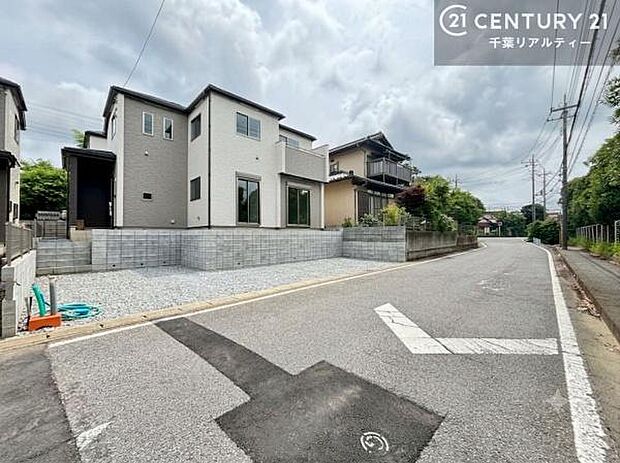 周辺環境や、お客様のご希望に合った物件も一緒にご案内を致します。住宅ローンアドバイザーによるご相談も承ります。当社はお問い合わせに即対応します!お待たせしません!